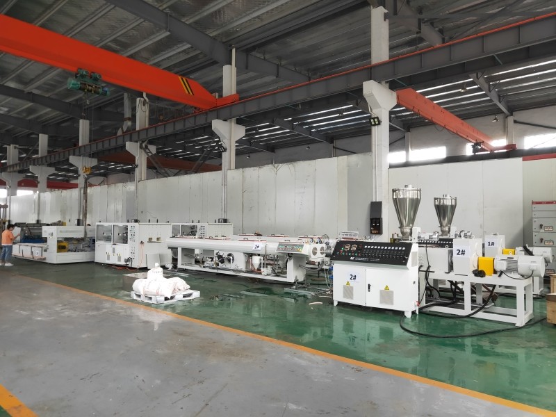 PVC雙管擠出生產線（xiàn）